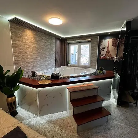 Royal Town- Luxury Jacuzzi Jajce