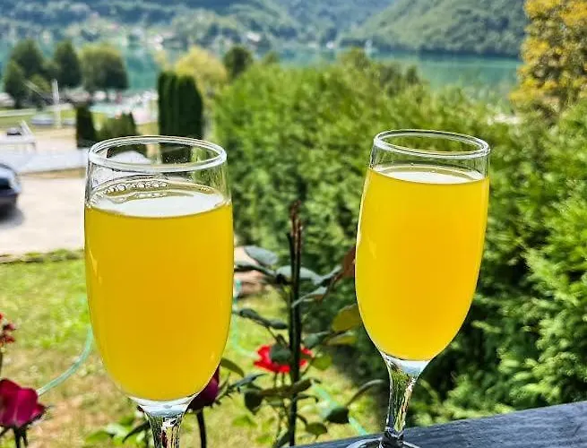 Royal Town- Luxury Jacuzzi Suite *