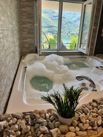 Royal Town- Luxury Jacuzzi Suite Jajce