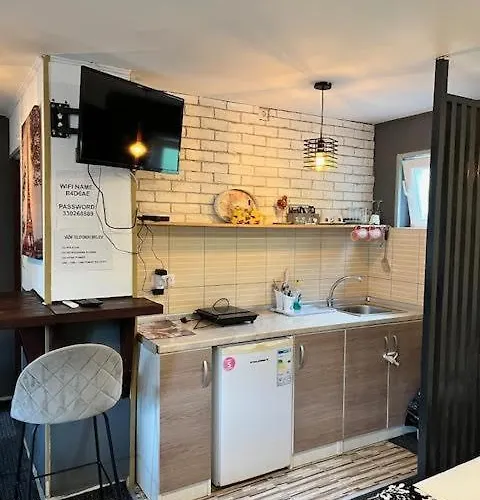 Royal Town- Luxury Jacuzzi Suite *